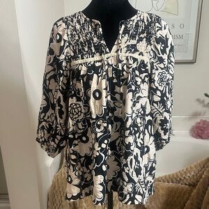 Umgee Black and Cream Floral Blouse